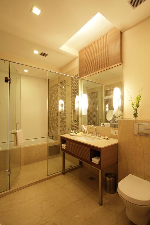 Oodles Hotel New Delhi Exterior photo